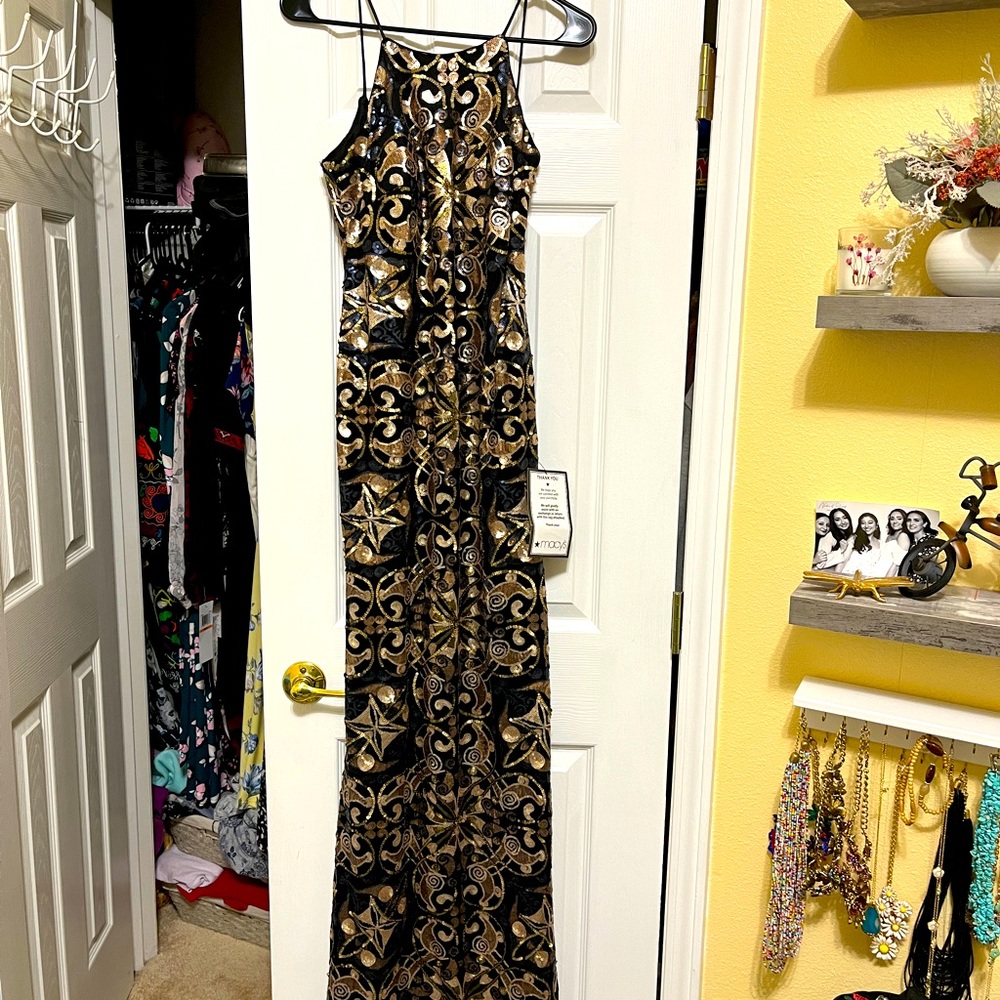 This is a Calvin Klein sequin dress- size 6